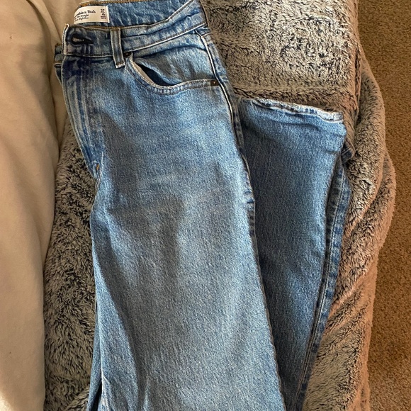 Abercrombie jeans - Picture 1 of 2